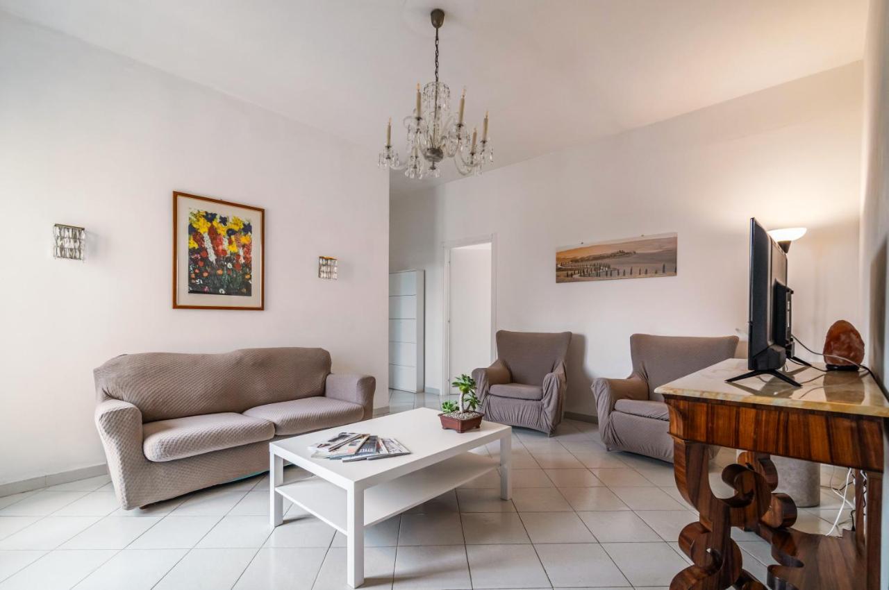 דירות Comfy Flat Steps Away From Siena Station! מראה חיצוני תמונה