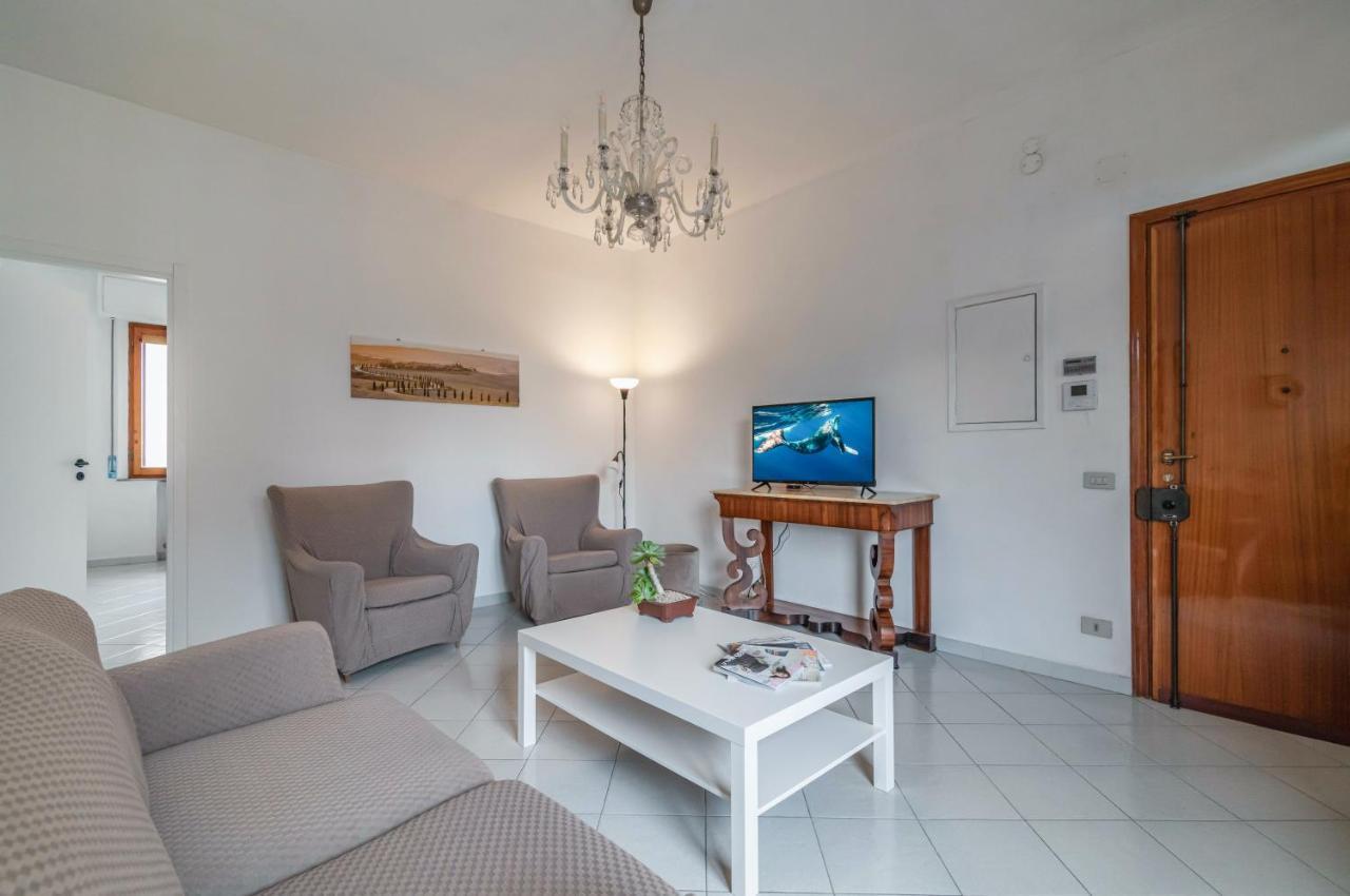 דירות Comfy Flat Steps Away From Siena Station! מראה חיצוני תמונה