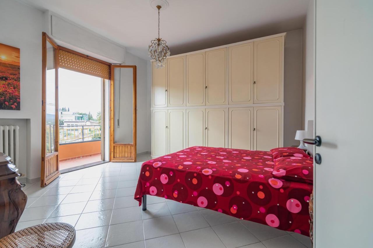 דירות Comfy Flat Steps Away From Siena Station! מראה חיצוני תמונה