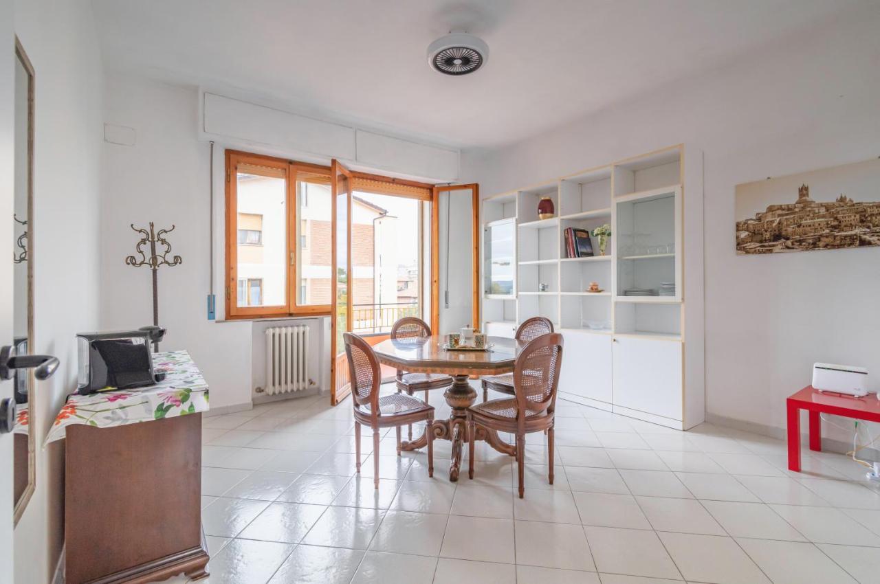 דירות Comfy Flat Steps Away From Siena Station! מראה חיצוני תמונה